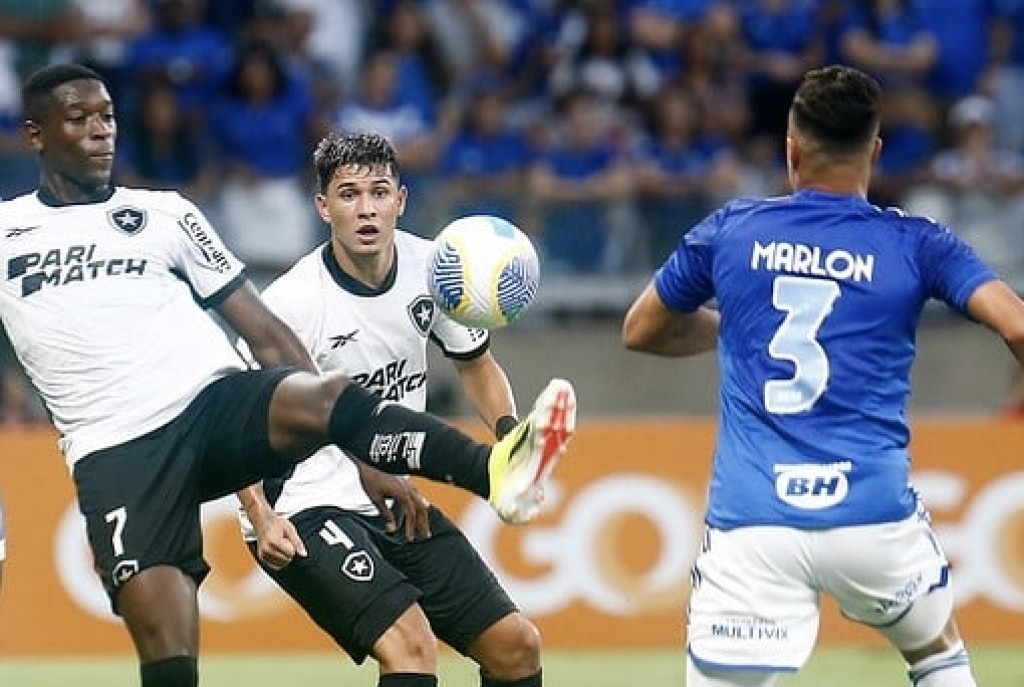 Giro Marília -Cruzeiro vence o Botafogo nos acréscimo no Brasileirão