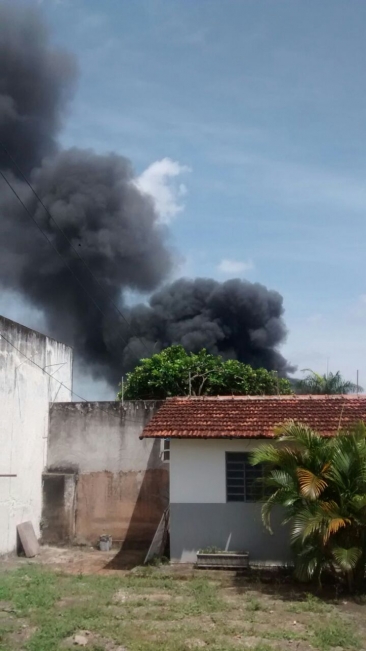 Incêndio no centro cria nuvem de fumaça preta em Marília - Notícias ...