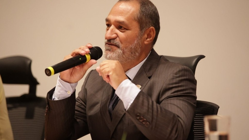 Caio Barbieri “A luta pela paridade entre PCDF e a PF é questão de respeito”, diz presidente do Sinpol-DF Caio Barbieri “A luta pela paridade entre PCDF e a PF é questão de respeito”, diz presidente do Sinpol-DF