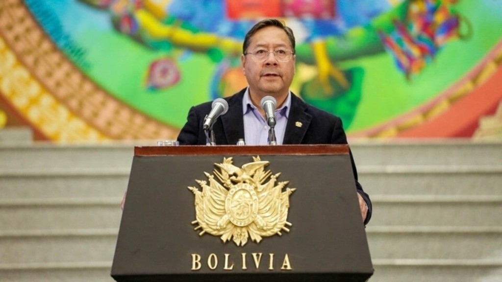 ESTADÃO CONTEÚDO Presidente da BolÃvia denuncia movimentação suspeita de seu próprio Exército ESTADÃO CONTEÚDO Presidente da BolÃvia denuncia movimentação suspeita de seu próprio Exército