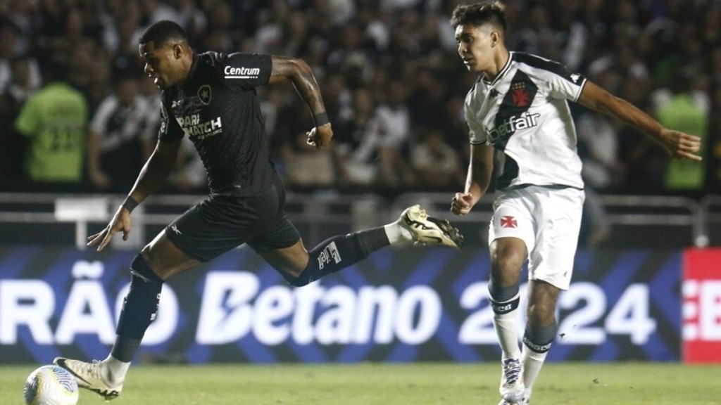 ESTADÃO CONTEÚDO Vasco reage e empata com o Botafogo, em São Januário ESTADÃO CONTEÚDO Vasco reage e empata com o Botafogo, em São Januário