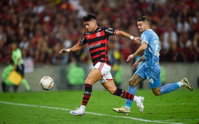 Flamengo vence Bolívar-BOL por 2 a 0 e abre vantagem nas oitavas da Libertadores