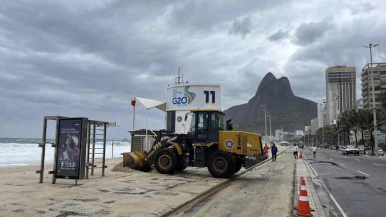 Divulgação/Prefeitura do RJ Prefeitura do Rio de Janeiro se mobiliza para limpeza de vias pós-ressaca na madrugada