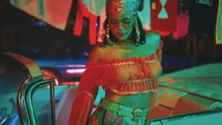 Emanuelly Fernandes Rihanna lança novos produtos de beleza com a Fenty Hair