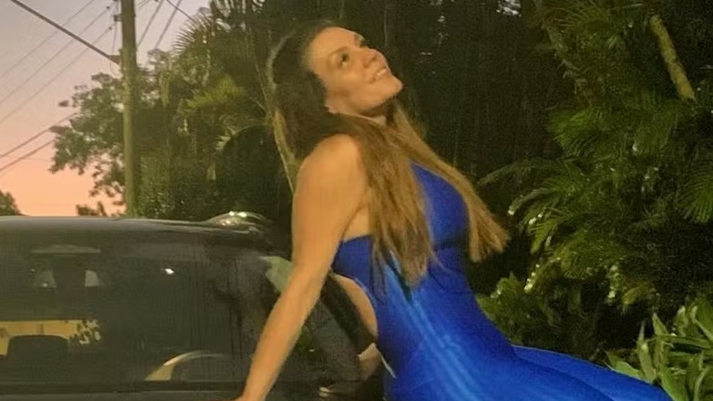Simony faz aniversário e ganha presente anônimo caríssimo: ‘Cerca de R$ 730 mil’ Simony faz aniversário e ganha presente anônimo caríssimo: ‘Cerca de R$ 730 mil’