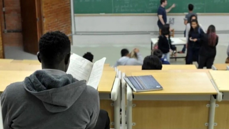 Agência Brasil MEC quer ouvir universidades e estabelecer padrão para bancas de cotas Agência Brasil MEC quer ouvir universidades e estabelecer padrão para bancas de cotas