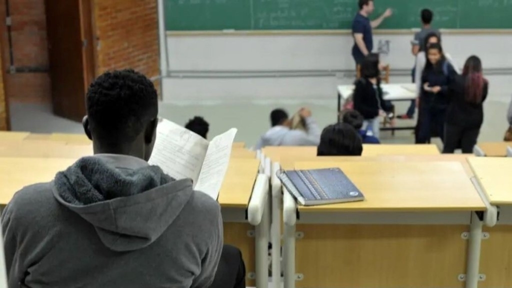 Agência Brasil MEC quer ouvir universidades e estabelecer padrão para bancas de cotas Agência Brasil MEC quer ouvir universidades e estabelecer padrão para bancas de cotas