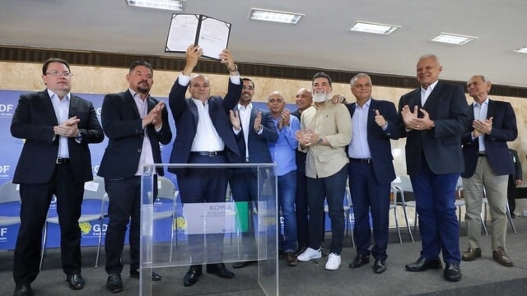 Caio Barbieri Com 63 vetos, Ibaneis sanciona o PPCub com proibição de mais andares em hotéis Caio Barbieri Com 63 vetos, Ibaneis sanciona o PPCub com proibição de mais andares em hotéis