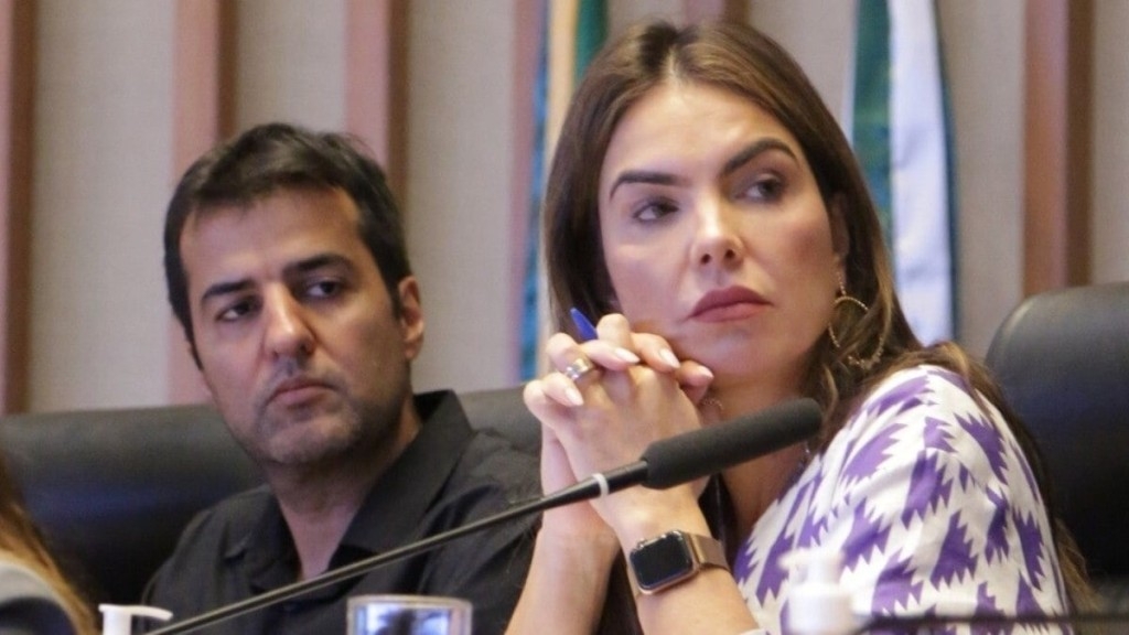 Caio Barbieri Deputados criam grupo de trabalho para acompanhar merenda escolar no DF Caio Barbieri Deputados criam grupo de trabalho para acompanhar merenda escolar no DF