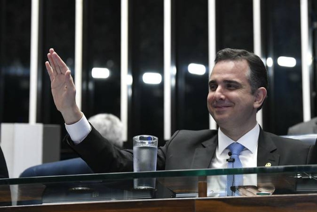 Sob aplausos, Pacheco devolveu a “MP do fim do mundo” e acabou com a polêmica Sob aplausos, Pacheco devolveu a “MP do fim do mundo” e acabou com a polêmica