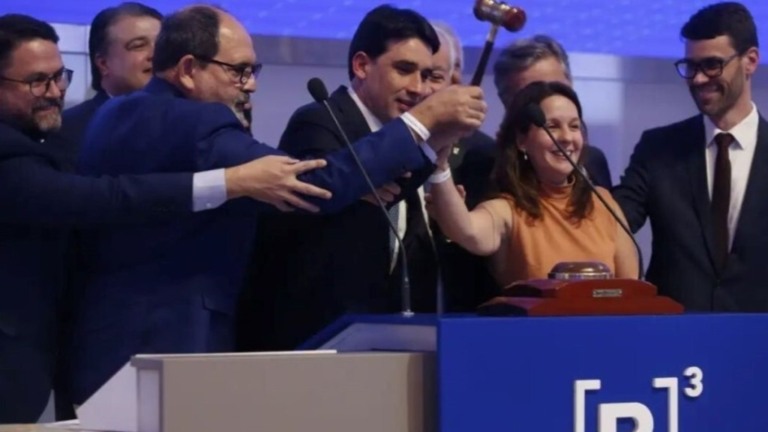 Agência Brasil Governo federal arrenda em leilão cinco terminais portuários