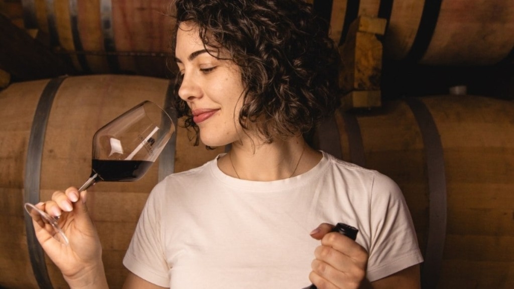 Yumi Kuwano Enólogos internacionais avaliam mais de mil vinhos no Brazil Wine Challenge Yumi Kuwano Enólogos internacionais avaliam mais de mil vinhos no Brazil Wine Challenge
