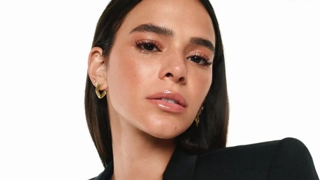 ESTADÃO CONTEÚDO Bruna Marquezine: “Tenho fé na instituição falida do casamento” ESTADÃO CONTEÚDO Bruna Marquezine: “Tenho fé na instituição falida do casamento”