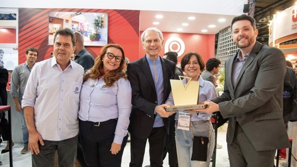Jorge Eduardo Antunes Os 30 anos de uma lenda do marketing em shopping centers Jorge Eduardo Antunes Os 30 anos de uma lenda do marketing em shopping centers