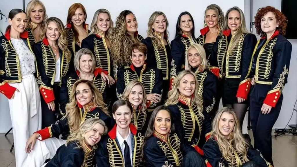 Ex-paquitas exibem reencontro e fãs mencionam falta de artista: ‘Tá faltando’ Ex-paquitas exibem reencontro e fãs mencionam falta de artista: ‘Tá faltando’