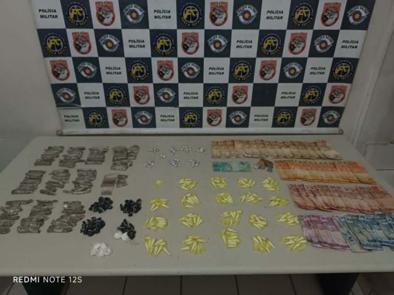 Adolescente com 16 anos é flagrado com 413 porções de drogas na zona sul