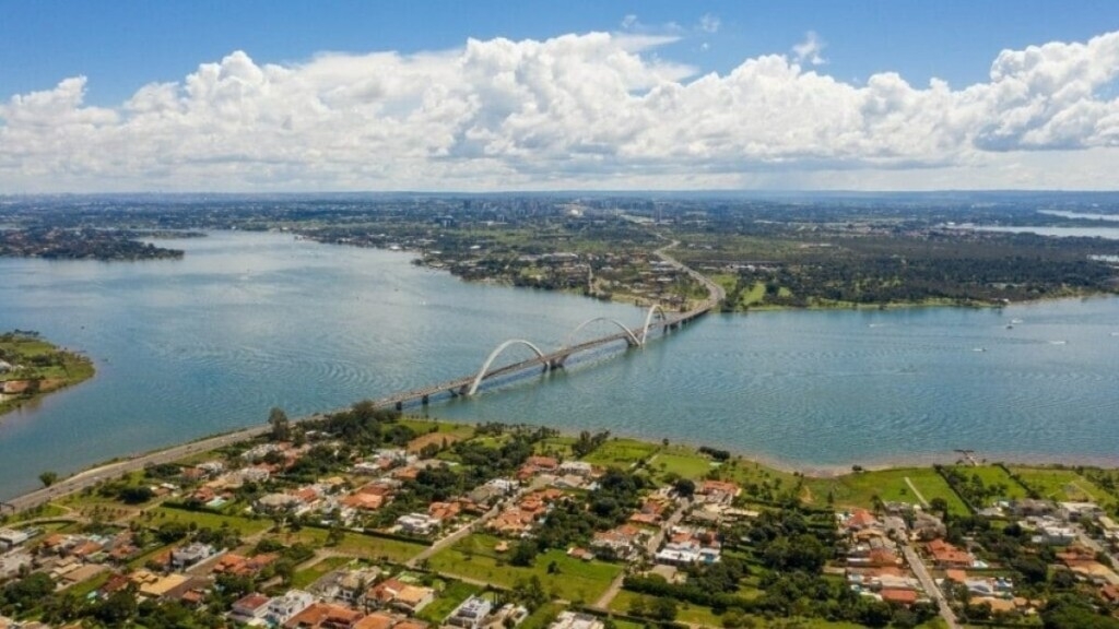 Agência Brasília Ação de limpeza retira mais de meia tonelada de resíduos do Lago Paranoá