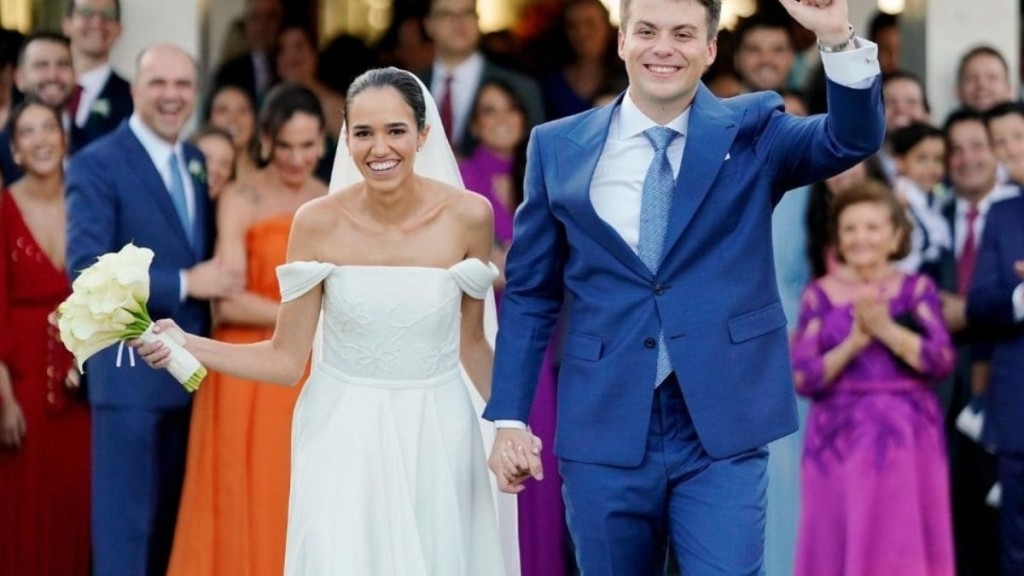 Fernanda Moura Manuela Fleury e Rafael Papini trocam alianças rodeados por memórias afetivas Fernanda Moura Manuela Fleury e Rafael Papini trocam alianças rodeados por memórias afetivas