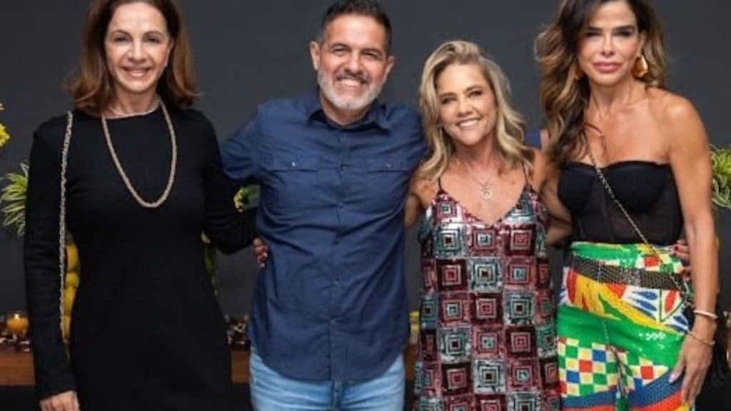 Redação GPS Ao lado do marido, Patrícia Bittencourt organiza aniversário no Lago Sul Redação GPS Ao lado do marido, Patrícia Bittencourt organiza aniversário no Lago Sul