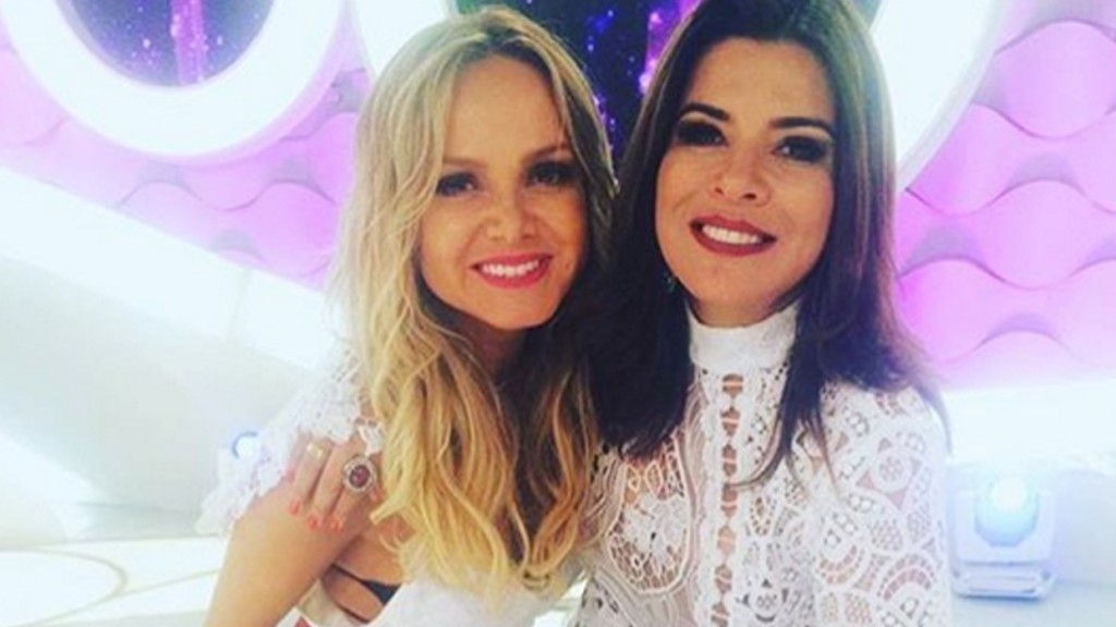 Mara Maravilha defende Patrícia Abravanel e alfineta Lívia Andrade: ‘Máscaras caem’ Mara Maravilha defende Patrícia Abravanel e alfineta Lívia Andrade: ‘Máscaras caem’