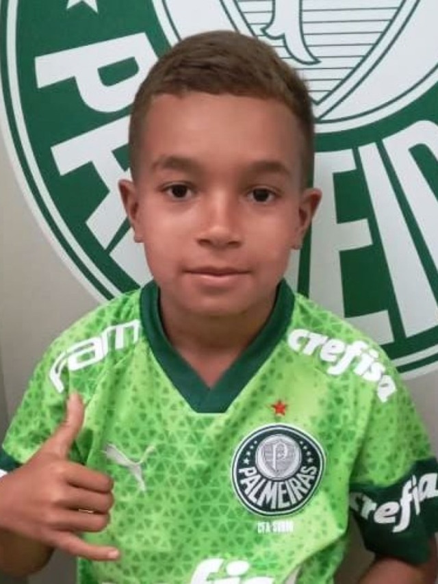 Davi, nove anos, é aprovado em teste para base do Palmeiras