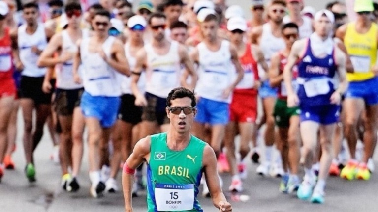 Redação GPS Medalhista de prata, Caio Bonfim tem apoio do GDF