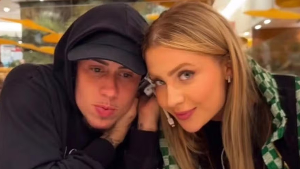 Jade Picon e MC Daniel são clicados juntos em restaurante: ‘Te amo, casca de bala’ Jade Picon e MC Daniel são clicados juntos em restaurante: ‘Te amo, casca de bala’
