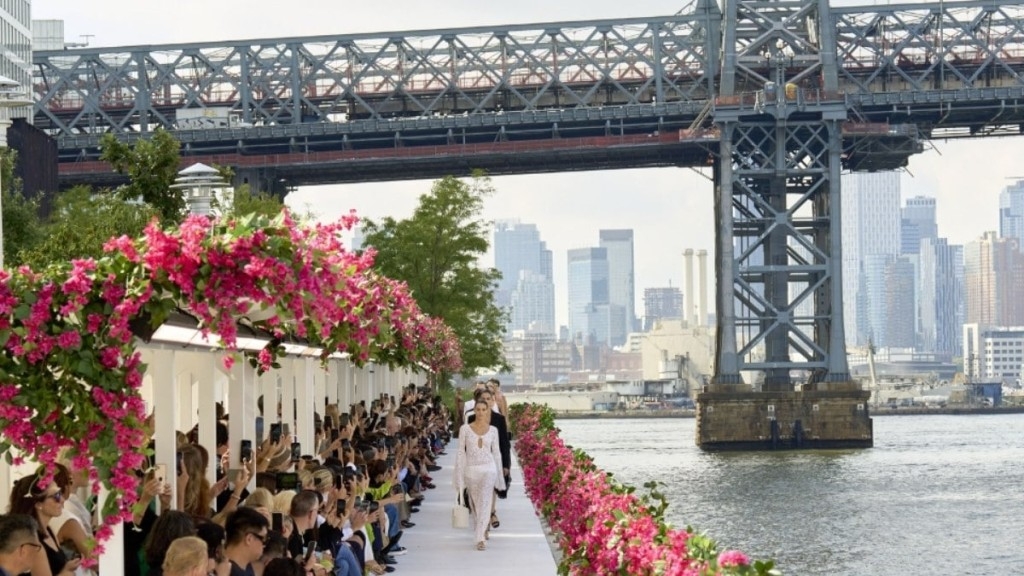 Beatriz Lima Leal Calendário oficial da New York Fashion Week é divulgado Beatriz Lima Leal Calendário oficial da New York Fashion Week é divulgado