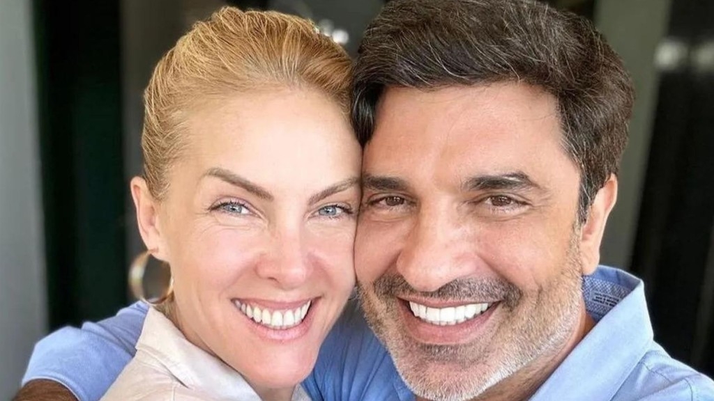 Ana Hickmann ganha jantar romântico durante férias com Edu: ‘Surpresa linda’ Ana Hickmann ganha jantar romântico durante férias com Edu: ‘Surpresa linda’