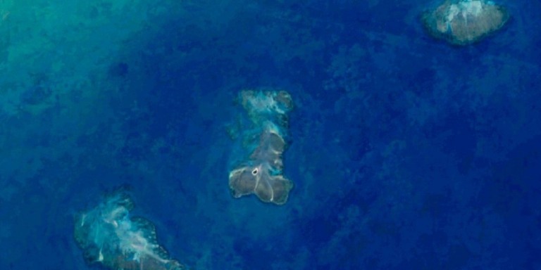 © Landsat 8 &