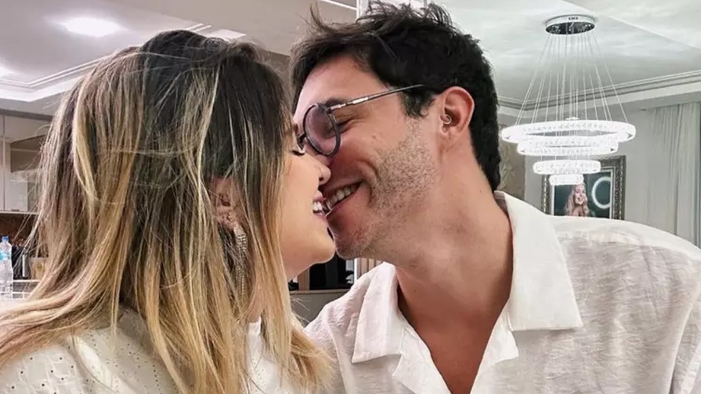 De repouso, Viih Tube revela plano ousado de Eliezer para Dia dos Namorados: ‘Amo’ De repouso, Viih Tube revela plano ousado de Eliezer para Dia dos Namorados: ‘Amo’