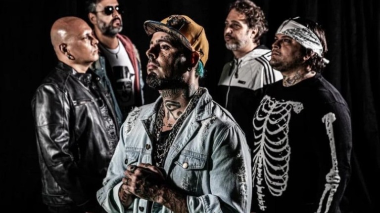 ESTADÃO CONTEÚDO Detonautas presta homenagem a Lulu Santos, que foi internado e teve de cancelar show