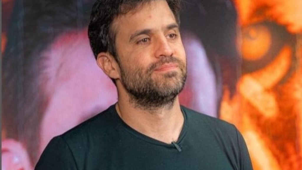 Caio Barbieri MPF pede investigação contra Pablo Marçal por uso ilegal de broche de deputado Caio Barbieri MPF pede investigação contra Pablo Marçal por uso ilegal de broche de deputado