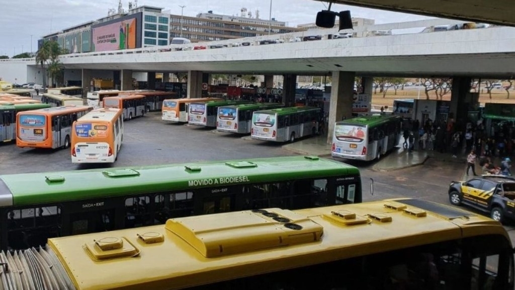 Agência Brasília Pagamento de passagens com dinheiro em espécie no DF cai 5,5% em um dia Agência Brasília Pagamento de passagens com dinheiro em espécie no DF cai 5,5% em um dia