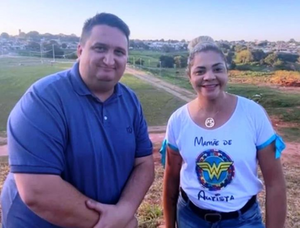 Fabiuana Marinho com o pré-candidato Garcia da Hadassa – Divulgação Fabiuana Marinho com o pré-candidato Garcia da Hadassa – Divulgação