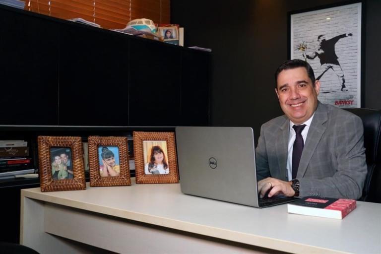 Professor Galdino propõe o aplicativo "Fala Galera" para ampliar a voz do cidadão