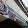 Ajudante atropela companheira e ameaça mulher durante prisão