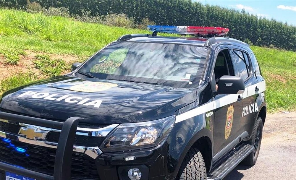 Dise flagra tráfico em bairro e prende  'olheira' de 40 anos em Marília